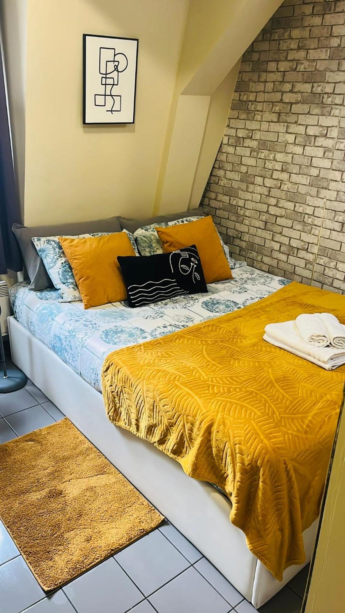 Charmante De Bonne A Montorgueil Appartement